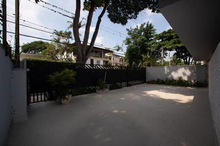 Casa à venda com 402m², 3 quartos e 5 vagas Casa à venda com 402m², 3 quartos e 5 vagasÁrea comum