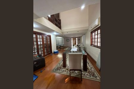 Casa para alugar com 4 quartos, 360m² em Piratininga, Niterói