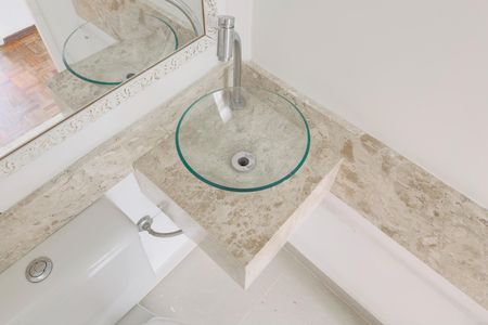 Apartamento para alugar com 72m², 2 quartos e 1 vaga Apartamento para alugar com 72m², 2 quartos e 1 vagaBanheiro Suíte