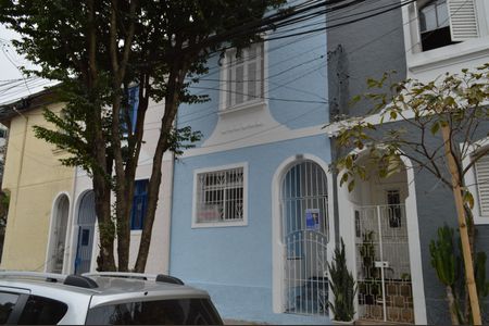 Casa à venda com 80m², 2 quartos e sem vaga Casa à venda com 80m², 2 quartos e sem vagaFachada