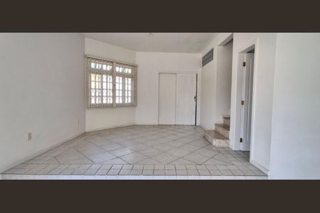 Sala de casa para alugar com 5 quartos, 240m² em Balneario, Florianópolis