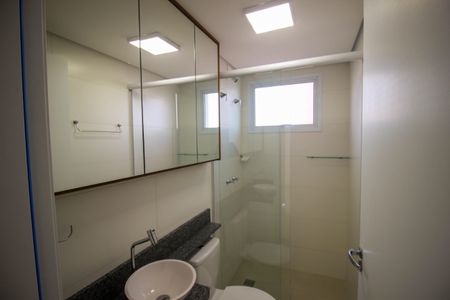 Apartamento para alugar com 70m², 2 quartos e 2 vagas Apartamento para alugar com 70m², 2 quartos e 2 vagasBanheiro