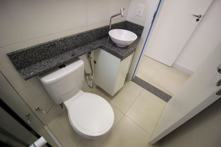 Apartamento para alugar com 70m², 2 quartos e 2 vagas Apartamento para alugar com 70m², 2 quartos e 2 vagasBanheiro da Suíte
