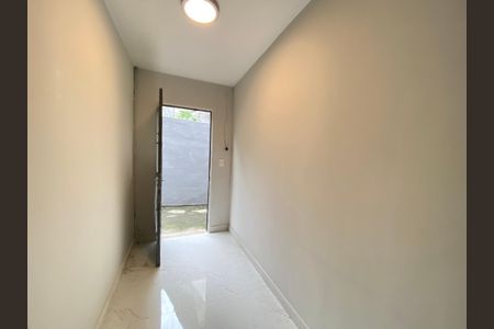 Entrada de casa para alugar com 2 quartos, 55m² em Piedade, Rio de Janeiro