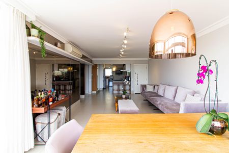 Apartamento à venda com 125m², 3 quartos e 1 vaga Apartamento à venda com 125m², 3 quartos e 1 vagaSala