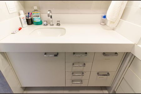 Apartamento à venda com 125m², 3 quartos e 1 vaga Apartamento à venda com 125m², 3 quartos e 1 vagaBanheiro da Suíte