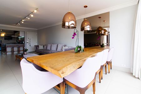 Apartamento à venda com 125m², 3 quartos e 1 vaga Apartamento à venda com 125m², 3 quartos e 1 vagaSala