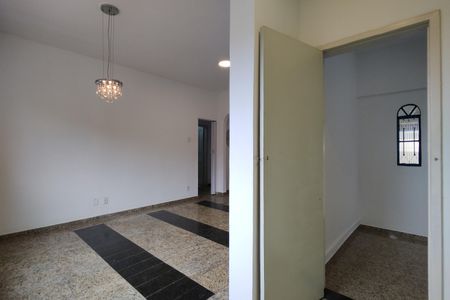 Sala de casa para alugar com 3 quartos, 60m² em Tanque, Rio de Janeiro