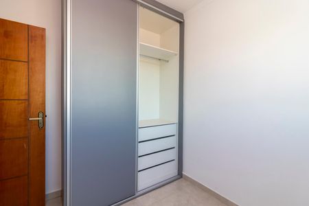 Quarto 1 de apartamento para alugar com 2 quartos, 38m² em Vila Paulicéia, São Paulo