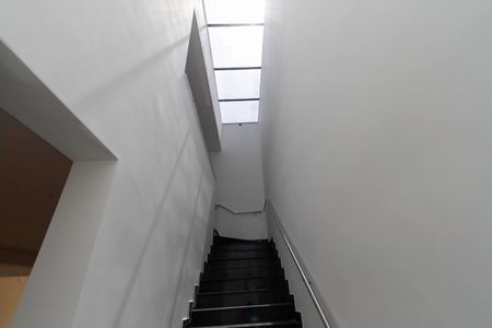 Casa de condomínio à venda com 600m², 3 quartos e 3 vagas Casa de condomínio à venda com 600m², 3 quartos e 3 vagasEscada