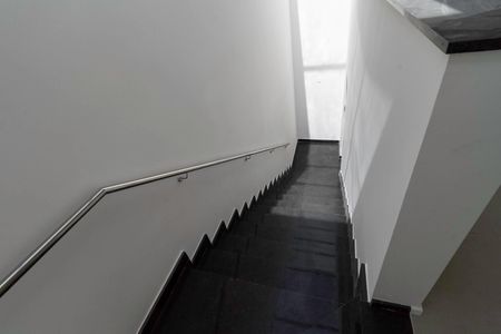 Casa de condomínio à venda com 600m², 3 quartos e 3 vagas Casa de condomínio à venda com 600m², 3 quartos e 3 vagasEscada