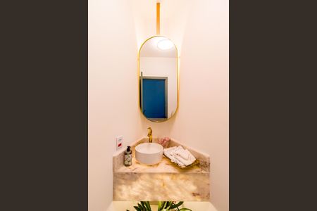 Casa à venda com 397m², 5 quartos e 6 vagas Casa à venda com 397m², 5 quartos e 6 vagasLavabo