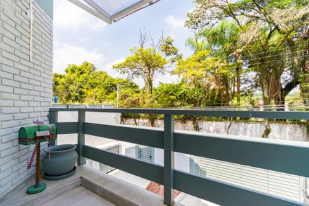 Casa à venda com 397m², 5 quartos e 6 vagas Casa à venda com 397m², 5 quartos e 6 vagasVaranda da Sala