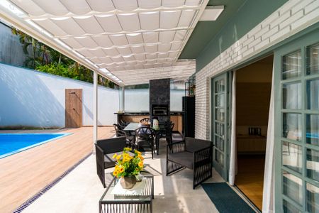 Casa à venda com 397m², 5 quartos e 6 vagas Casa à venda com 397m², 5 quartos e 6 vagasÁrea comum