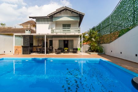 Casa à venda com 397m², 5 quartos e 6 vagas Casa à venda com 397m², 5 quartos e 6 vagasÁrea comum