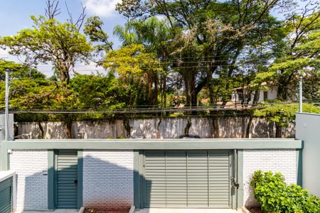 Casa à venda com 397m², 5 quartos e 6 vagas Casa à venda com 397m², 5 quartos e 6 vagasVista da Varanda da Sala