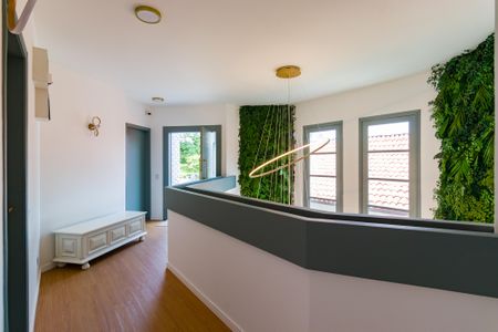 Casa à venda com 397m², 5 quartos e 6 vagas Casa à venda com 397m², 5 quartos e 6 vagasCorredor