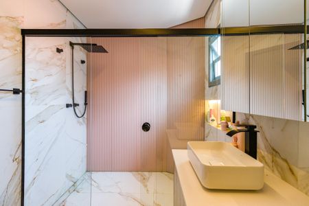 Casa à venda com 397m², 5 quartos e 6 vagas Casa à venda com 397m², 5 quartos e 6 vagasBanheiro da Suíte 3