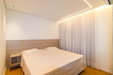 Casa à venda com 397m², 5 quartos e 6 vagas Casa à venda com 397m², 5 quartos e 6 vagasSuíte