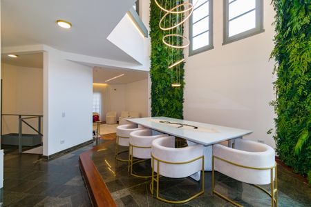 Casa à venda com 397m², 5 quartos e 6 vagas Casa à venda com 397m², 5 quartos e 6 vagasSala