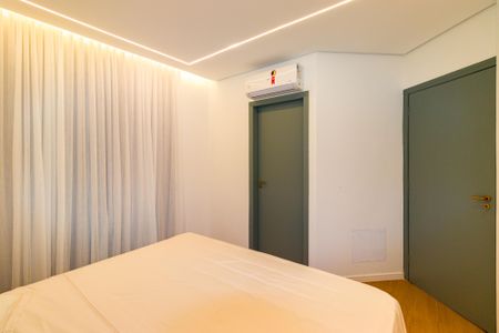 Casa à venda com 397m², 5 quartos e 6 vagas Casa à venda com 397m², 5 quartos e 6 vagasSuíte