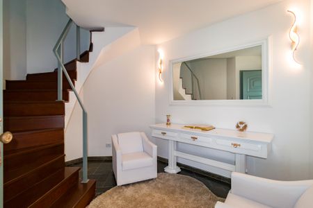 Casa à venda com 397m², 5 quartos e 6 vagas Casa à venda com 397m², 5 quartos e 6 vagasÁrea comum