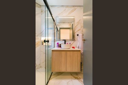 Casa à venda com 397m², 5 quartos e 6 vagas Casa à venda com 397m², 5 quartos e 6 vagasBanheiro da Suíte