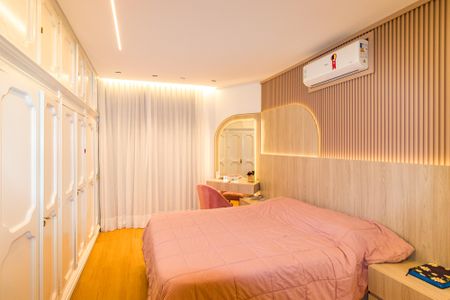 Casa à venda com 397m², 5 quartos e 6 vagas Casa à venda com 397m², 5 quartos e 6 vagasSuíte 3