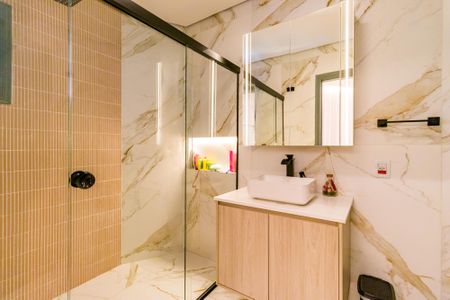 Casa à venda com 397m², 5 quartos e 6 vagas Casa à venda com 397m², 5 quartos e 6 vagasBanheiro da Suíte 2