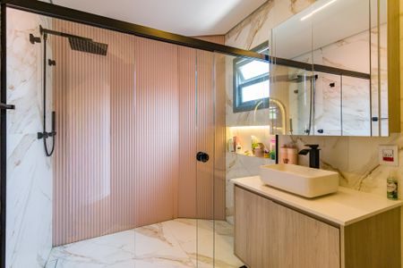 Casa à venda com 397m², 5 quartos e 6 vagas Casa à venda com 397m², 5 quartos e 6 vagasBanheiro da Suíte 3