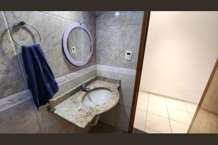 Casa para alugar com 180m², 3 quartos e 1 vaga Casa para alugar com 180m², 3 quartos e 1 vagaBanheiro da Suíte 1