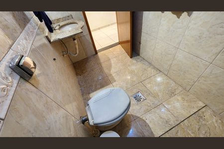 Casa para alugar com 180m², 3 quartos e 1 vaga Casa para alugar com 180m², 3 quartos e 1 vagaBanheiro da Suíte 1