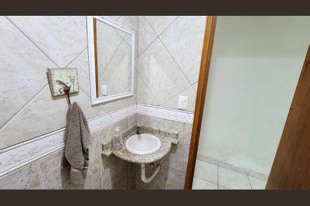 Casa para alugar com 180m², 3 quartos e 1 vaga Casa para alugar com 180m², 3 quartos e 1 vagaBanheiro