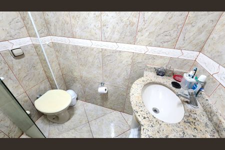 Casa para alugar com 180m², 3 quartos e 1 vaga Casa para alugar com 180m², 3 quartos e 1 vagaBanheiro da Suíte 2