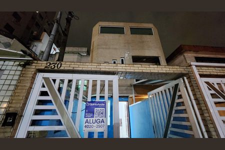 Casa para alugar com 180m², 3 quartos e 1 vaga Casa para alugar com 180m², 3 quartos e 1 vagaFachada