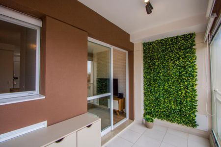 Apartamento à venda com 61m², 2 quartos e 1 vaga Apartamento à venda com 61m², 2 quartos e 1 vagaVaranda da sala