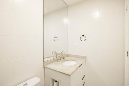 Apartamento à venda com 61m², 2 quartos e 1 vaga Apartamento à venda com 61m², 2 quartos e 1 vagaBanheiro social