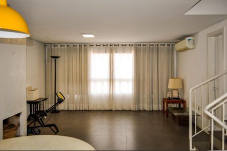 Sala de casa à venda com 3 quartos, 254m² em Camaquã, Porto Alegre