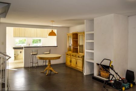 Sala de casa à venda com 3 quartos, 254m² em Camaquã, Porto Alegre