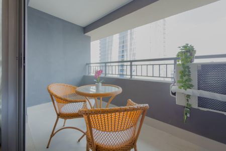 Studio para alugar com 27m², 1 quarto e sem vaga Studio para alugar com 27m², 1 quarto e sem vagaVaranda