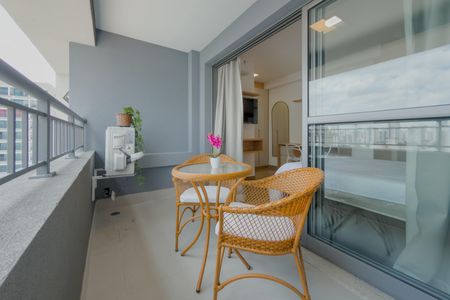 Studio para alugar com 27m², 1 quarto e sem vaga Studio para alugar com 27m², 1 quarto e sem vagaVaranda