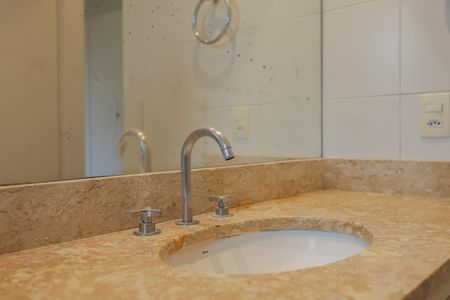 Apartamento à venda com 177m², 3 quartos e 2 vagas Apartamento à venda com 177m², 3 quartos e 2 vagasBanheiro da Suíte 1