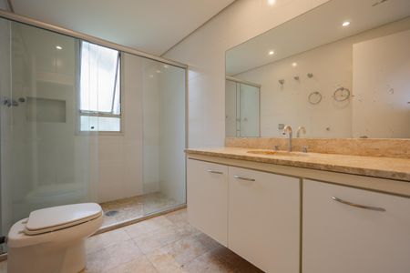 Apartamento à venda com 177m², 3 quartos e 2 vagas Apartamento à venda com 177m², 3 quartos e 2 vagasBanheiro da Suíte 1