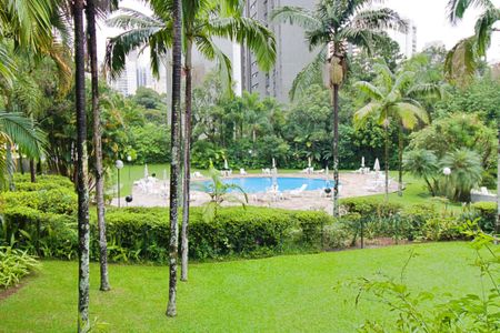 Apartamento à venda com 177m², 3 quartos e 2 vagas Apartamento à venda com 177m², 3 quartos e 2 vagasÁrea comum - Piscina