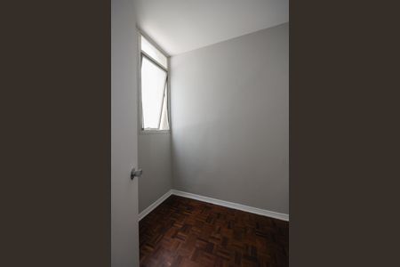 Apartamento à venda com 177m², 3 quartos e 2 vagas Apartamento à venda com 177m², 3 quartos e 2 vagasÁrea de Serviço