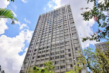 Apartamento à venda com 177m², 3 quartos e 2 vagas Apartamento à venda com 177m², 3 quartos e 2 vagasFachada