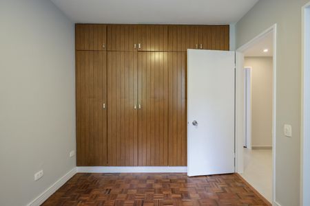 Apartamento à venda com 177m², 3 quartos e 2 vagas Apartamento à venda com 177m², 3 quartos e 2 vagasSuíte 2