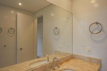 Apartamento à venda com 177m², 3 quartos e 2 vagas Apartamento à venda com 177m², 3 quartos e 2 vagasBanheiro da Suíte 1