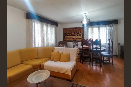 Sala de casa para alugar com 4 quartos, 300m² em Coronel Aparicio Borges, Porto Alegre