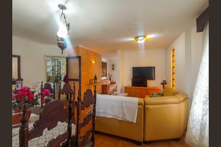 Sala de casa para alugar com 4 quartos, 300m² em Coronel Aparicio Borges, Porto Alegre